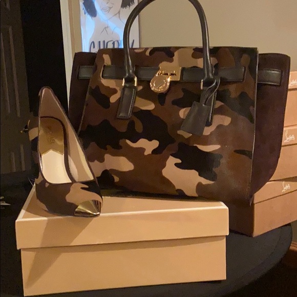 Michael Kors pumps and purse - Picture 4 of 5